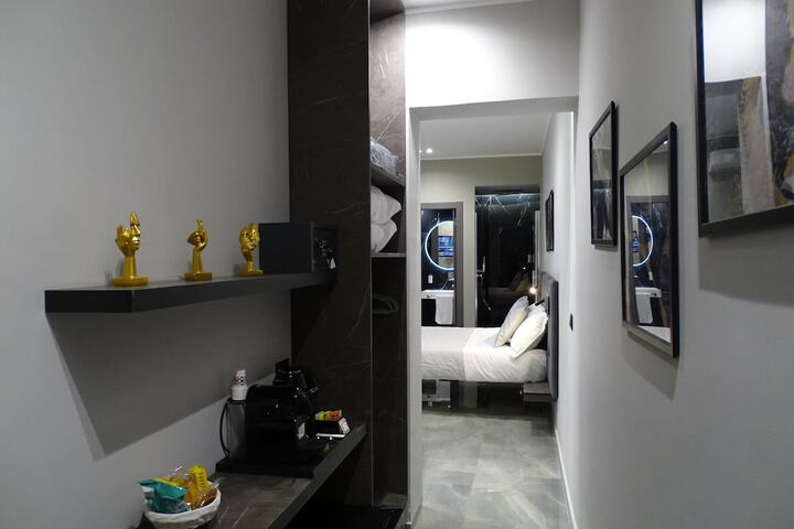 Room 28 of 105