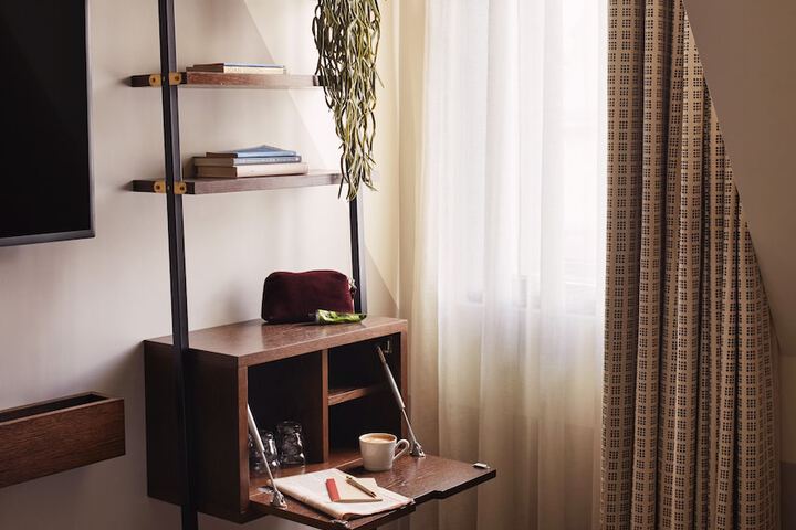 Room 29 of 54