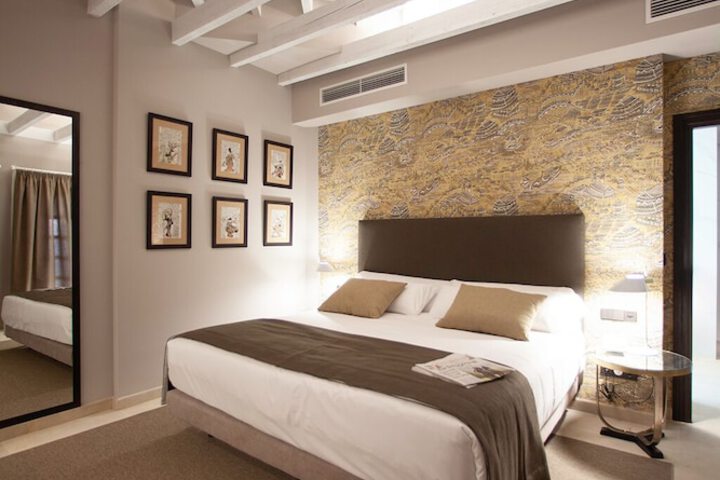 Room 51 of 85