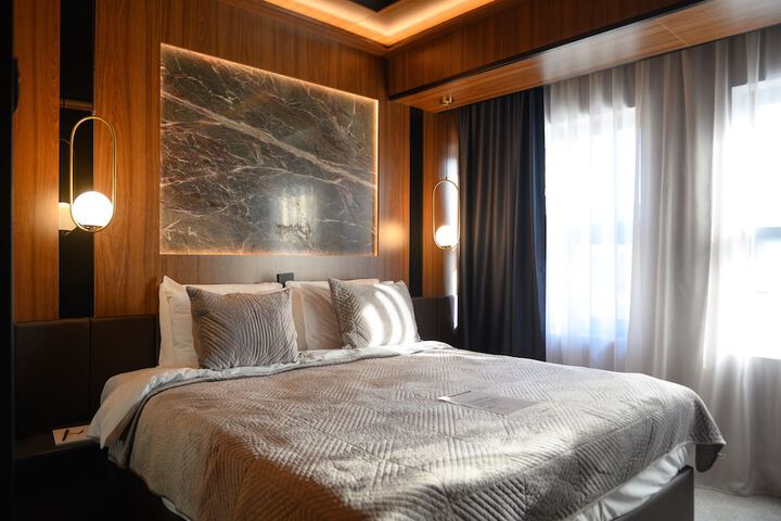 Room 22 of 64