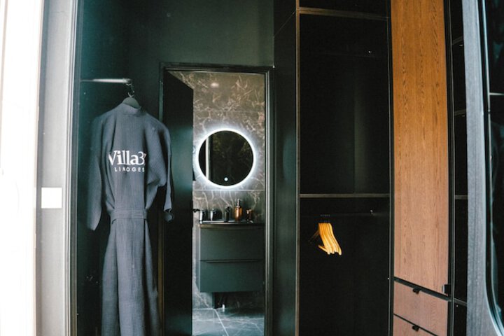 Room 7 of 28