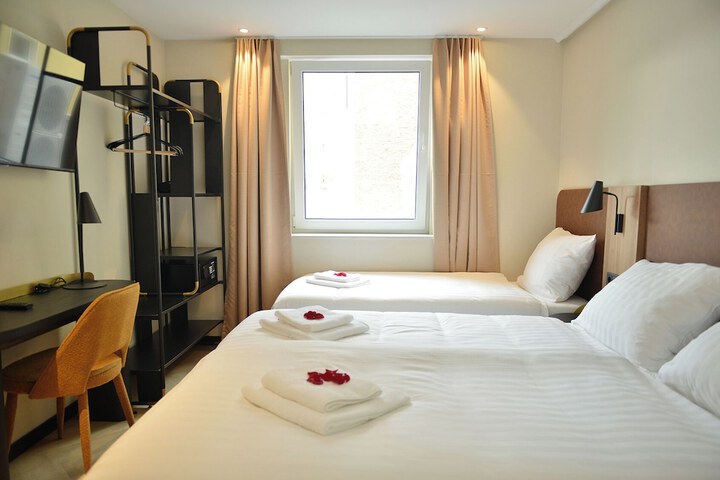 Room 18 of 52