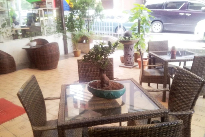 Photo 10