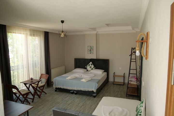 Room 2 of 37