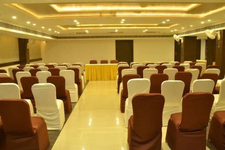 Ballroom/Hall 27 of 33