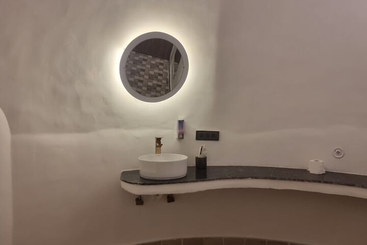 Room 49 of 95