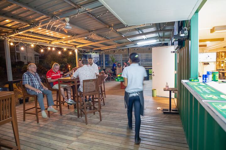 Lounge 20 of 31