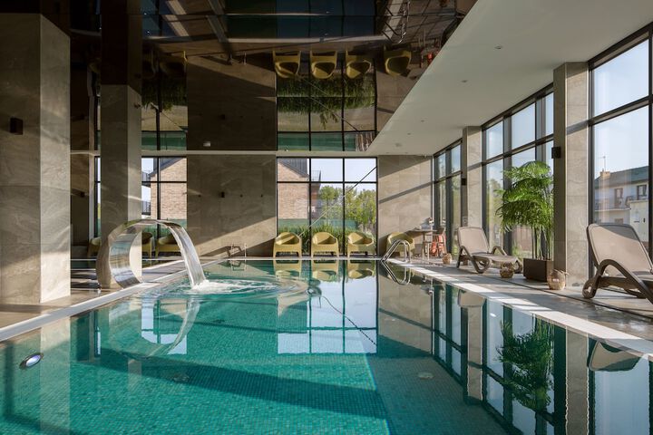 Pool 42 of 95