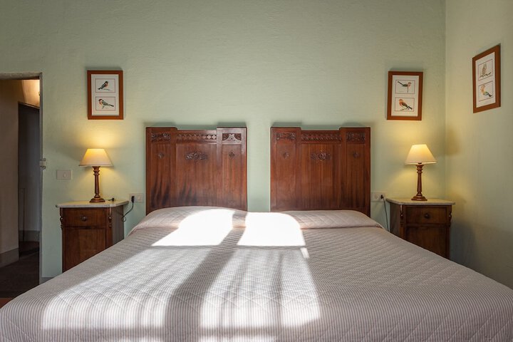 Room 10 of 196