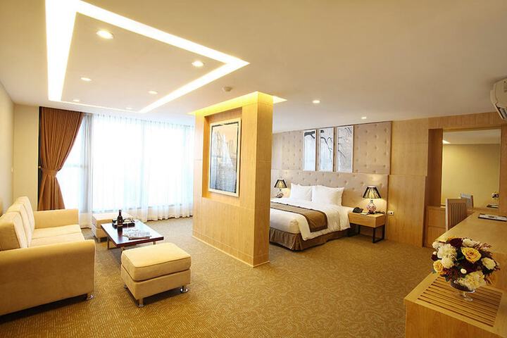 Room 15 of 112
