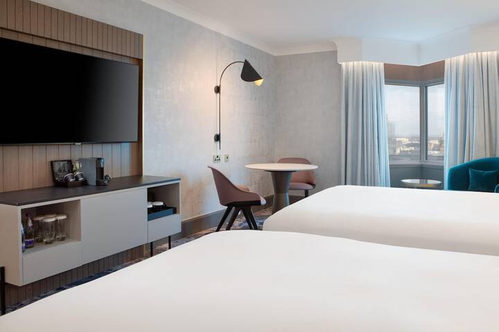 Room 44 of 158