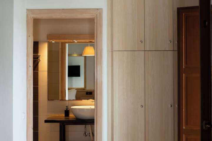 Room 28 of 92
