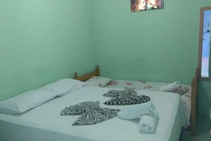 Room 5 of 16
