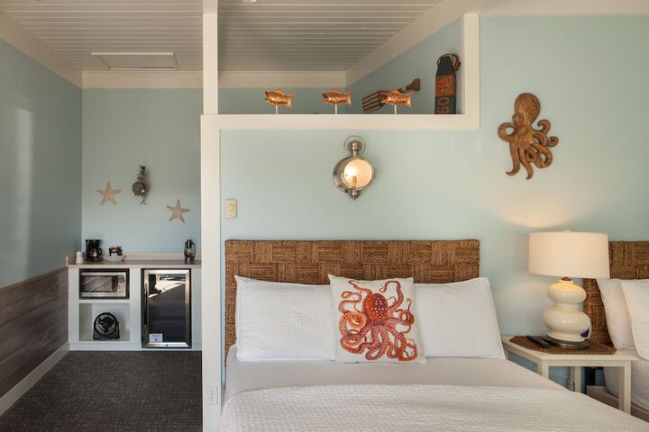 Room 4 of 19