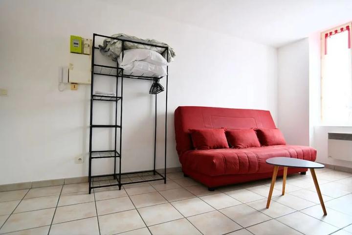 Room 2 of 10