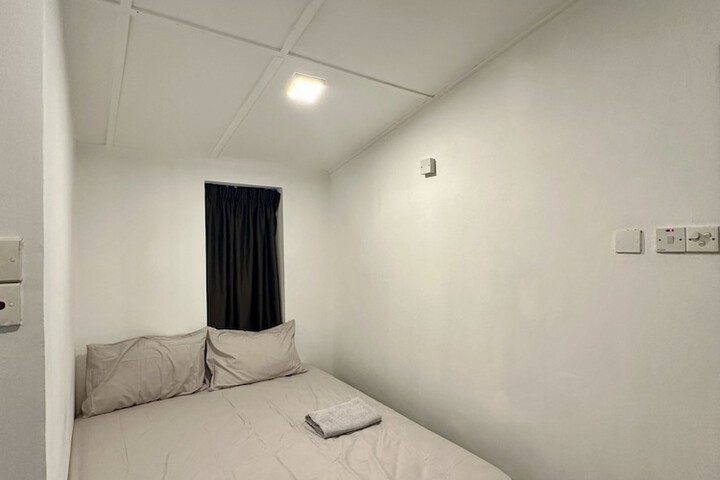 Room 20 of 39
