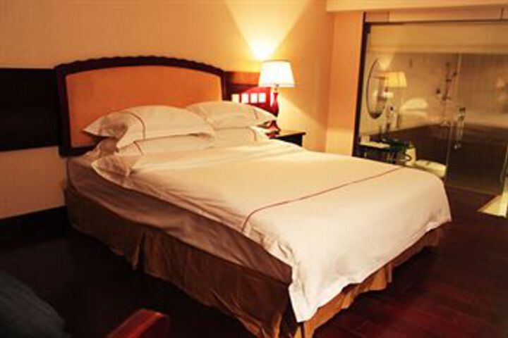 Room 8 of 27