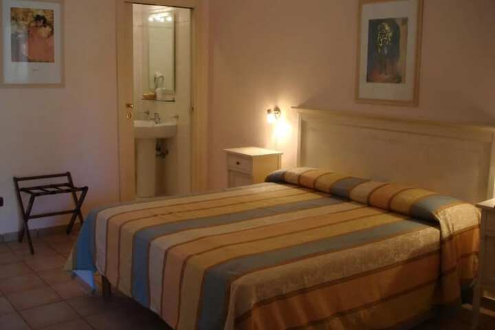 Room 7 of 20