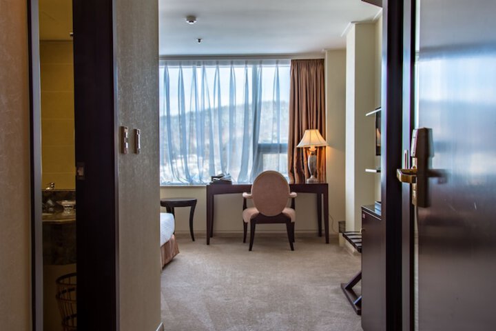 Room 15 of 61