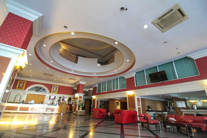 Hotel Lobby