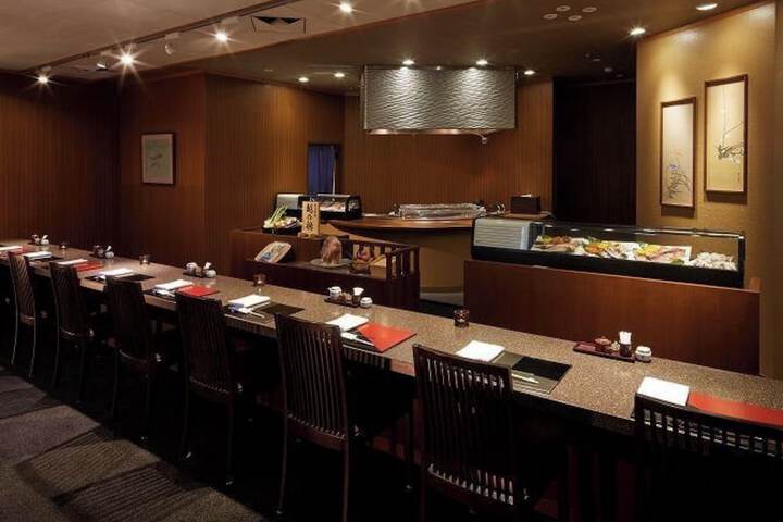 Dining 141 of 239