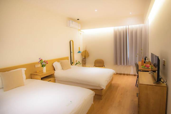 Room 2 of 9