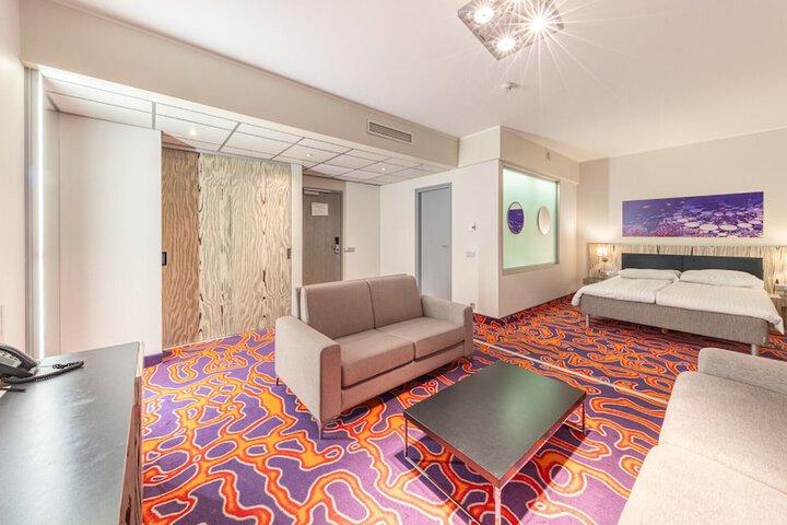 Room 37 of 108