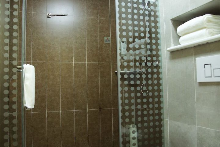 Room 18 of 23