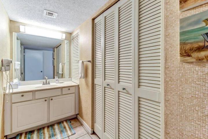 Room 22 of 35