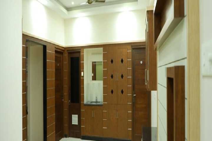 Room 10 of 16