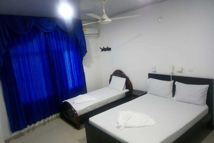 Room 8 of 12