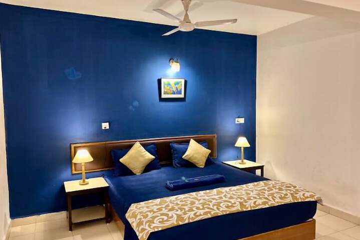 Room 2 of 9