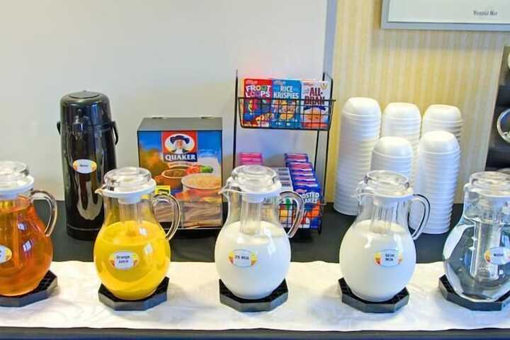 Breakfast area