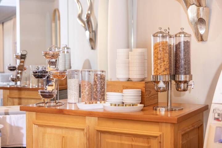 Breakfast/Coffee Service 50 of 61