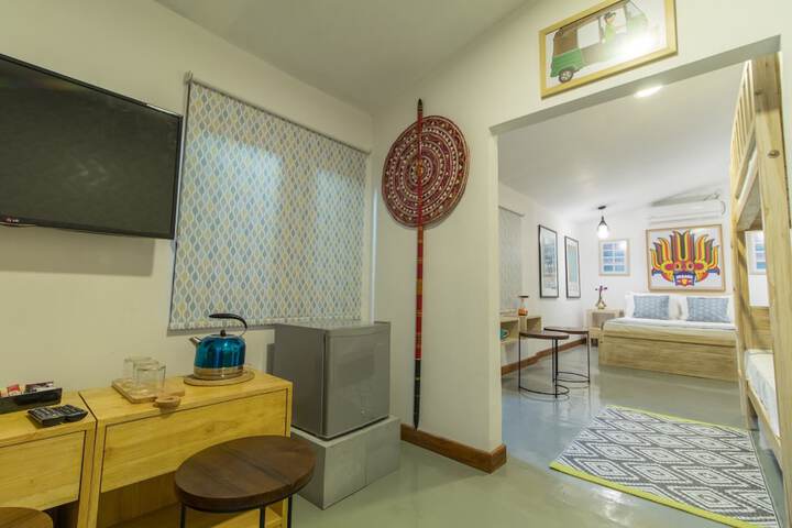 Room 12 of 25