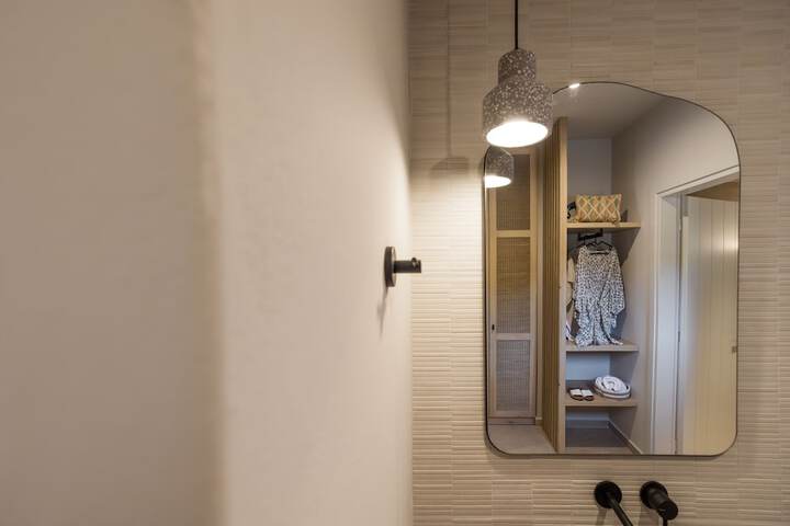 Room 5 of 79