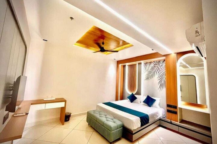 Room 14 of 20