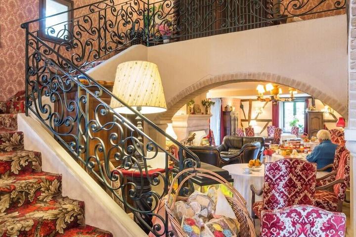 Guest Lobby