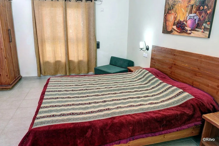 Room 5 of 35