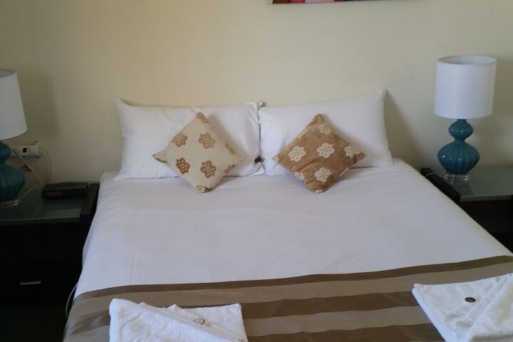 Room 2 of 69