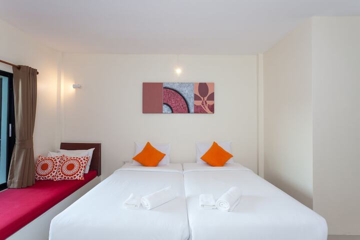 Room 12 of 69