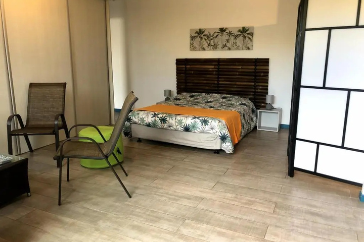 Room 2 of 12