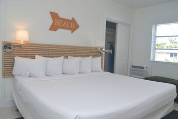 Room 16 of 32