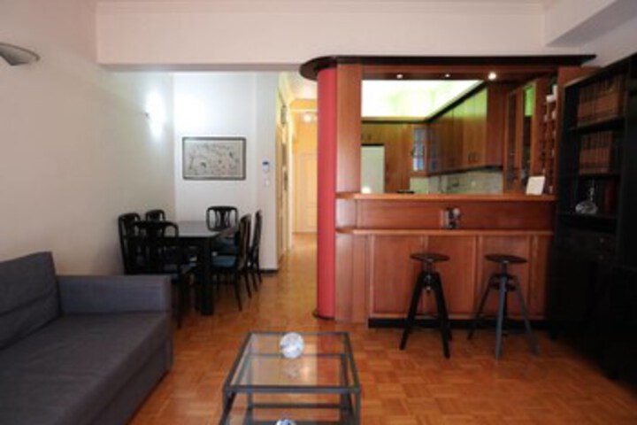 Romantic Apt with Penthouse & Acropolis View