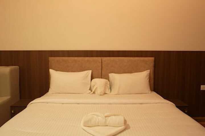 Room 10 of 21