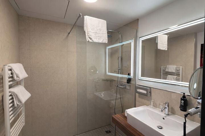 Room 14 of 29