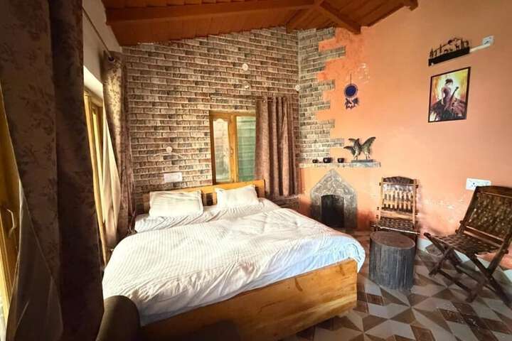 Room 5 of 25
