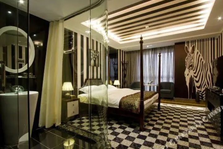 Chunyingman Theme Hotel