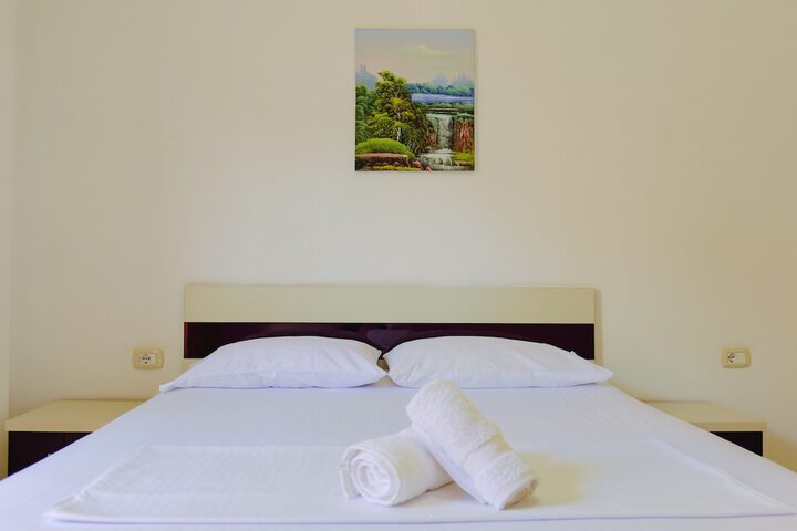 Room 15 of 111
