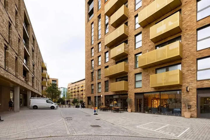 The London Retreat - Alluring 2bdr Flat With Balcony